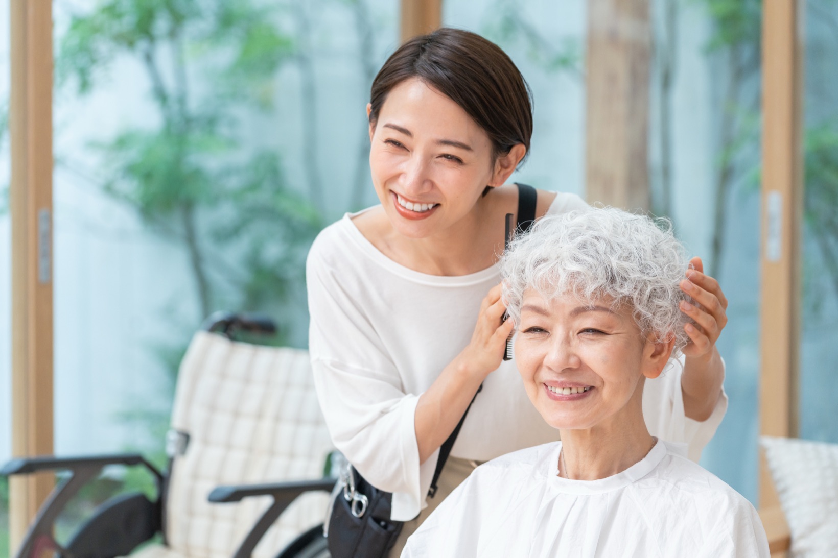 高齢者向け施術の様子